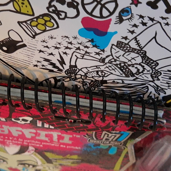 Monster High Activity Book Bundle: Sprayffiti Art and Doodle Book - Picture 10 of 16